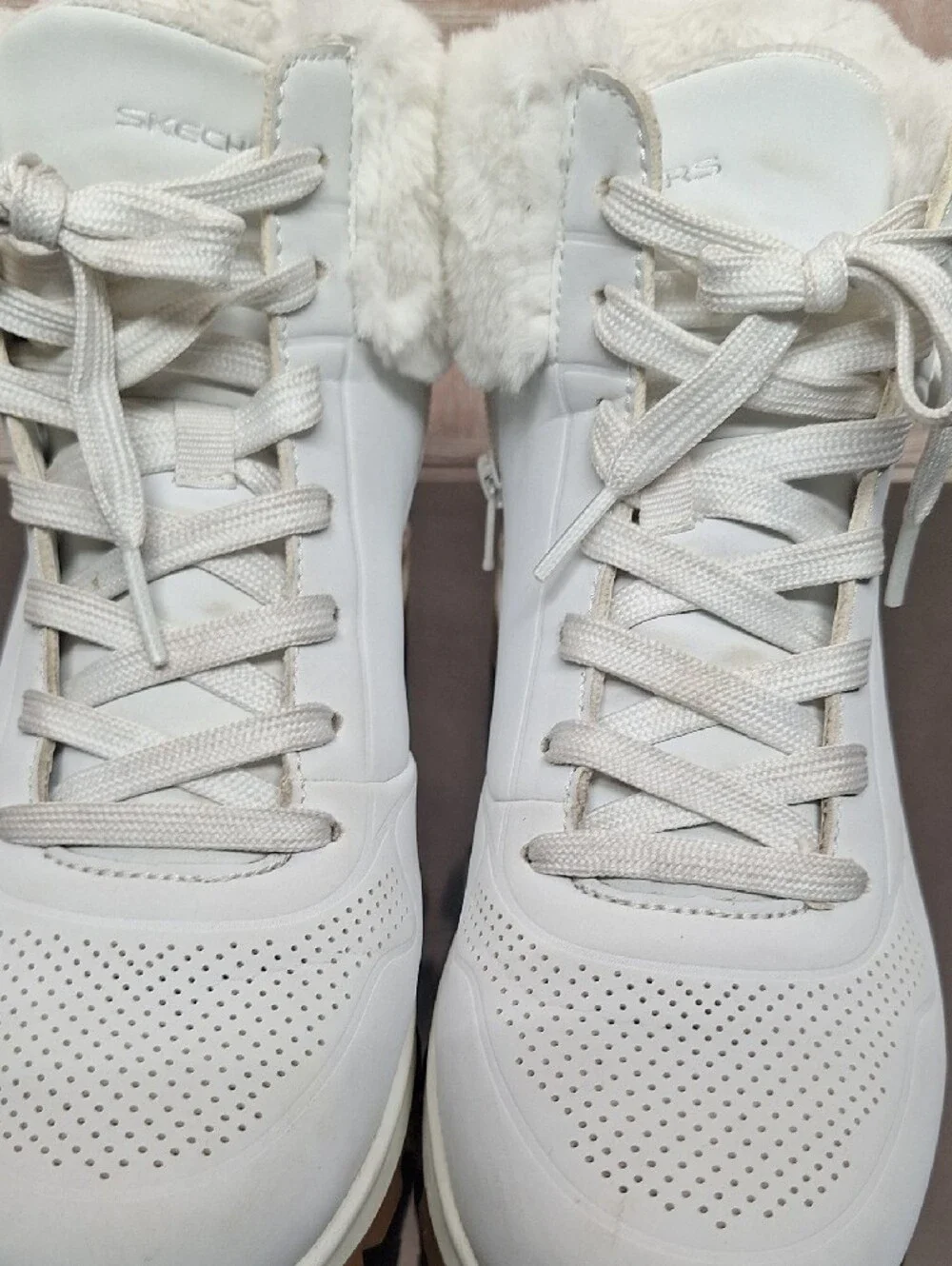 Skechers White Faux-Fur Lined Winter Boots